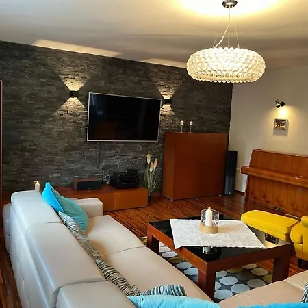Dom Z Ogrodem W Krakowie Villa Cracovia