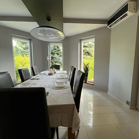 Villa Dom Z Ogrodem W Krakowie *